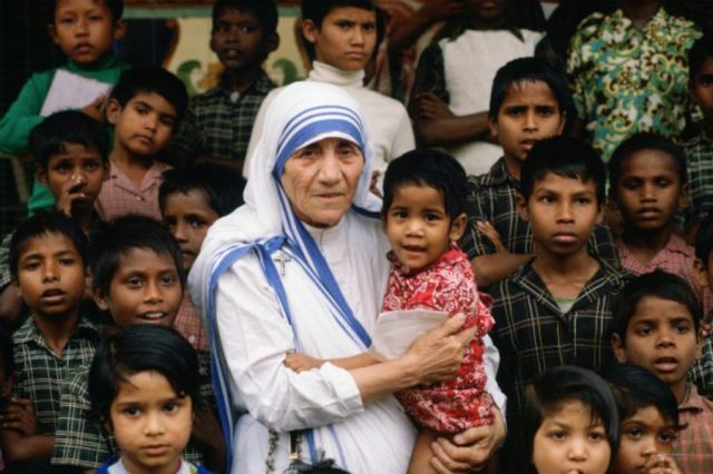 Cinta Dimulai dengan Merawat Orang-orang Terdekat yang Ada di Rumah  - Santa Teresa dari Kalkuta