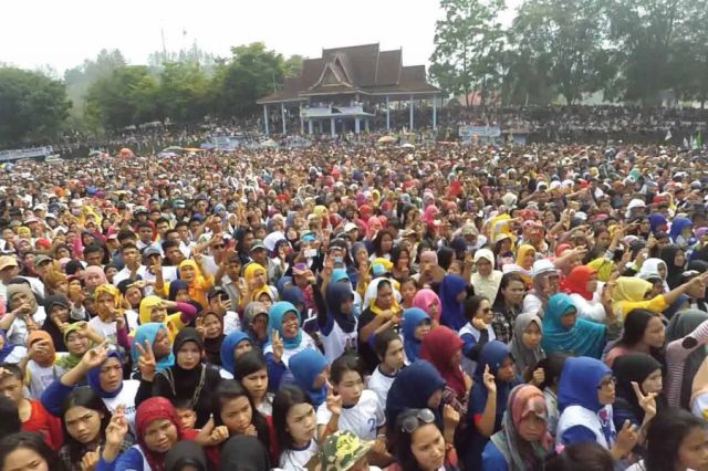 Jika Anda Menilai Orang, Anda Tidak Punya Waktu Mencintai Mereka