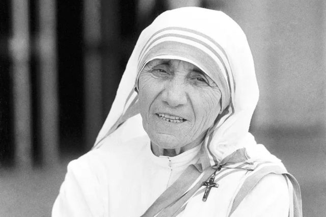 Sahabat Pena Cinta - Memandang Sinta yang Terpaku oleh Penderitaan Solidaritas Bunda Teresa