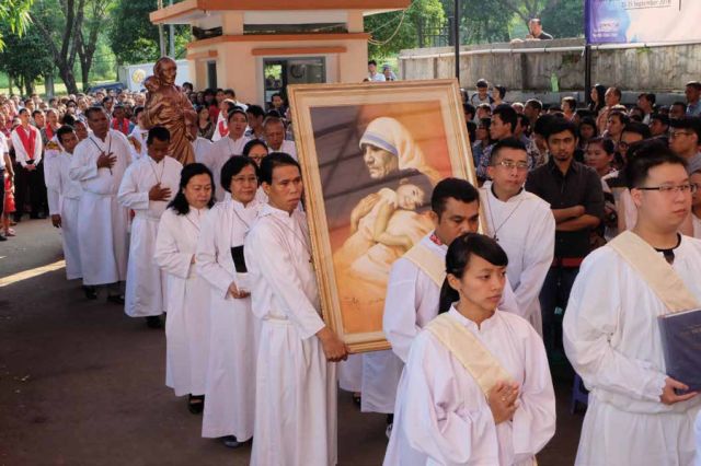Jalan Hidup Santa Teresa Dari Kalkuta Di Cikarang - Untuk Mengobarkan Semangat Cinta Kasih Dan Pengabdian Dalam Hidup