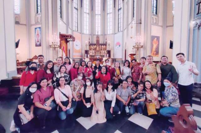 Para Calon Baptis Mengikuti Misa dan Mengunjungi Museum Gereja Katedral Jakarta