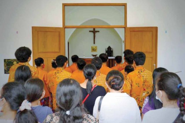 Banyak Orang Berusaha untuk Masuk